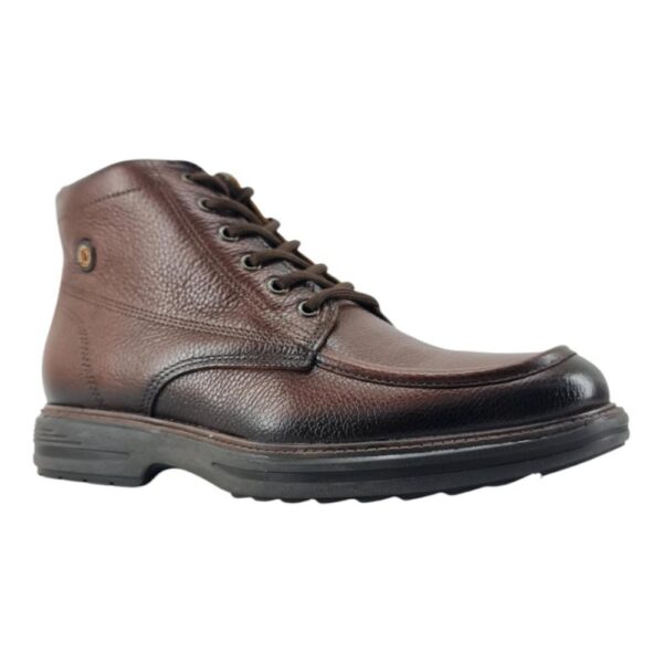 bota masculina pegada em couro
